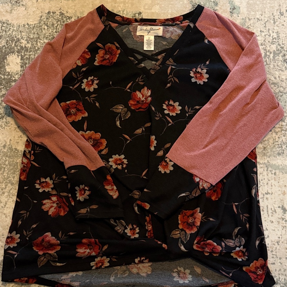 Wonder Blossom Floral Long Sleeve Top in Black and Pink